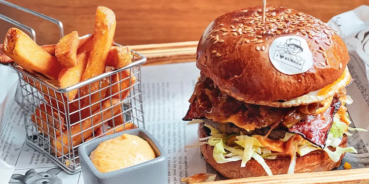 1 či 2 burgery dle výběru s hranolky od Chachara: vyzrálé hovězí, pravý čedar i křupavá slanina
