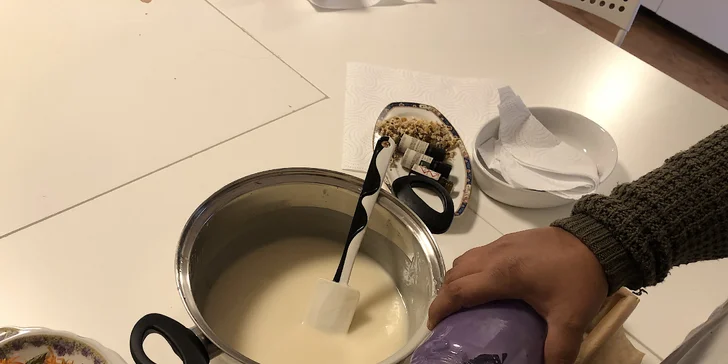 Zážitkový a voňavý kurz ruční výroby mýdel pro 2, 3 nebo 4 osoby