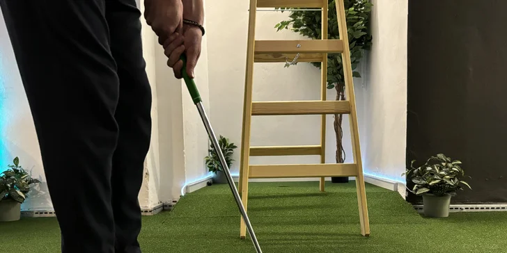 Indoor minigolf na Andělu: 18 jamek a 2 hodiny zábavy pro děti i dospělé