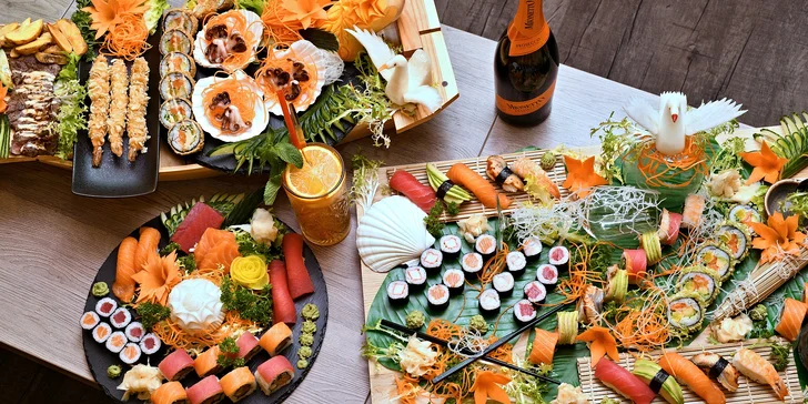 Asijská hostina až pro 4 osoby: sushi sety, pochoutky z chobotnice i prosecco