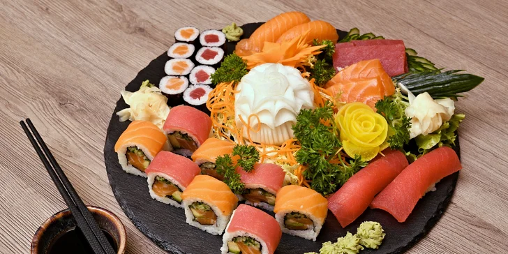 Asijská hostina až pro 4 osoby: sushi sety, pochoutky z chobotnice i prosecco