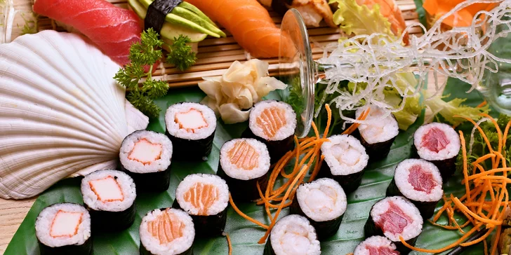 Asijská hostina až pro 4 osoby: sushi sety, pochoutky z chobotnice i prosecco