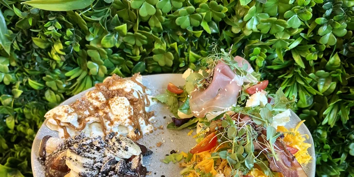 Voucher v ceně 300 Kč do kavárny Veronica.fe na kávu, brunch i zákusky: všední dny v čase 8:00–14:00