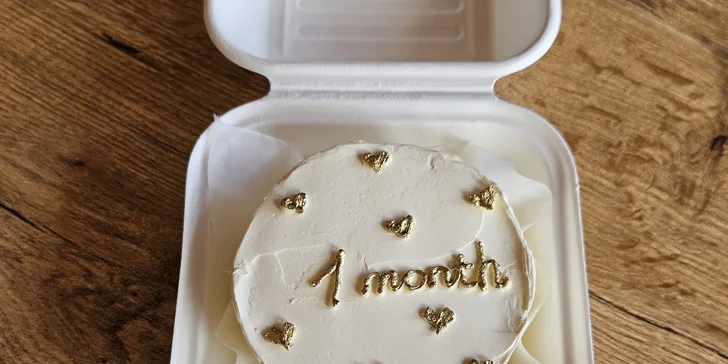 Bento cake dle vlastního přání: mini dortík s náplním, zdobením a textem dle výběru