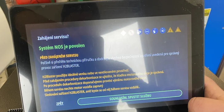 Dekarbonizace motoru: čištění pomocí vodíku osobního auta, náklaďáku nebo autobusu