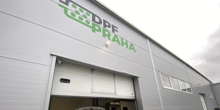 Dekarbonizace motoru: čištění pomocí vodíku osobního auta, náklaďáku nebo autobusu