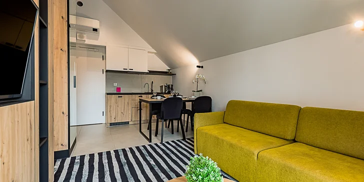 Nové apartmány u Kolobřehu: pláž pár kroků, wellness a možnost jídla