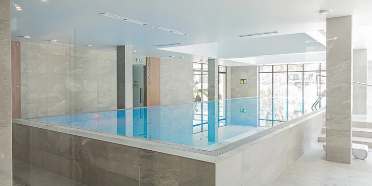 Nové apartmány u Kolobřehu: pláž pár kroků, wellness a možnost jídla