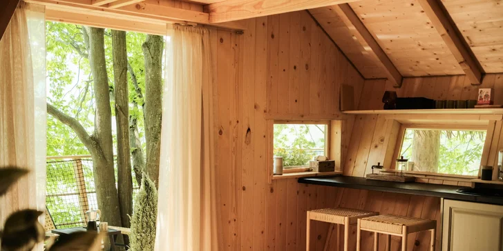 Treehouse u Muráňské planiny pro dva i rodinu: parkování zdarma i welcome drink