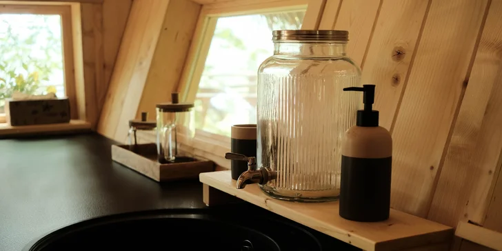 Treehouse u Muráňské planiny pro dva i rodinu: parkování zdarma i welcome drink