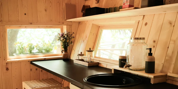 Treehouse u Muráňské planiny pro dva i rodinu: parkování zdarma i welcome drink
