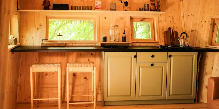 Treehouse u Muráňské planiny pro dva i rodinu: parkování zdarma i welcome drink