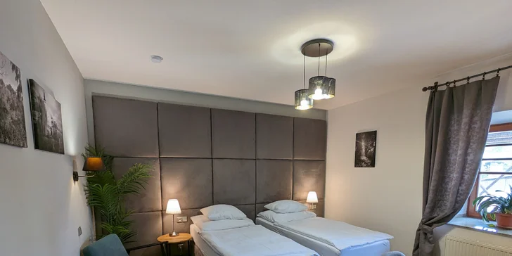 Romantika v centru Telče: hotel u zámeckého parku, polopenze i víno