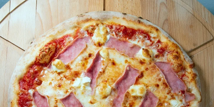 1 nebo 2 pizzy dle výběru: průměr 33 nebo 40 cm, rozvoz po Pardubicích v ceně