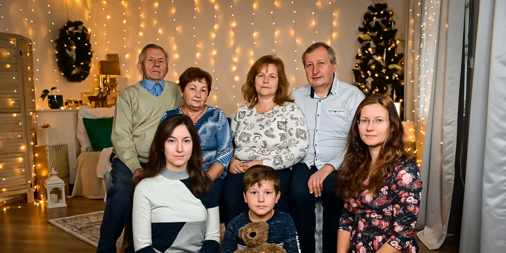 Vánoční focení v ateliéru: párové, rodinné či těhotenské snímky od profesionála