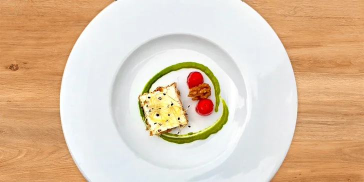 Romantické 6chodové menu: líčka, burger, dýňový krém i daňčí paštika a lahev vína