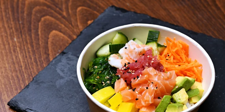 Havajské poke bowl na odnos s sebou: losos, krab, tofu i mango orange, pro 1-4 os.