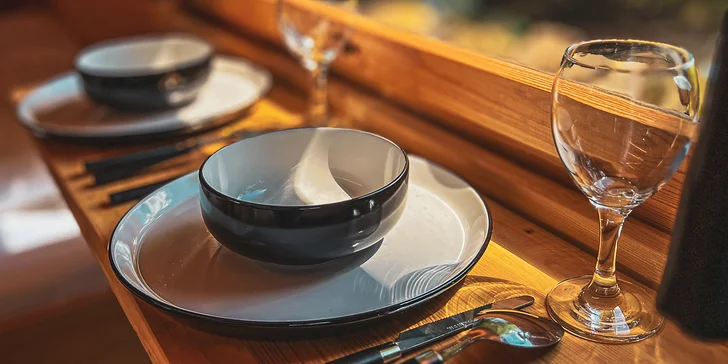 Romantické dobrodružství ve stylové maringotce nedaleko CHKO Brdy