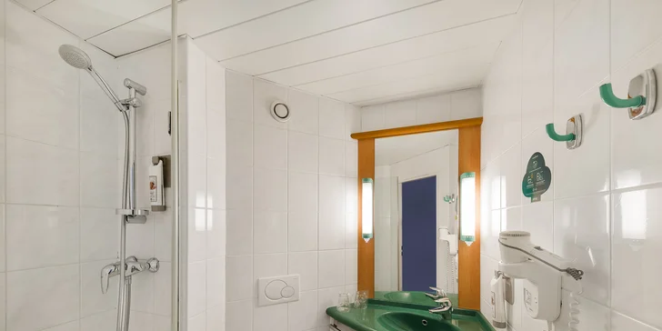 Moderní hotel se snídaněmi na dosah centra města, divadel i nákupů