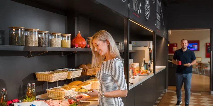 Moderní hotel se snídaněmi na dosah centra města, divadel i nákupů