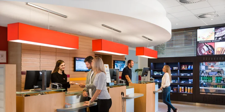 Moderní hotel se snídaněmi na dosah centra města, divadel i nákupů