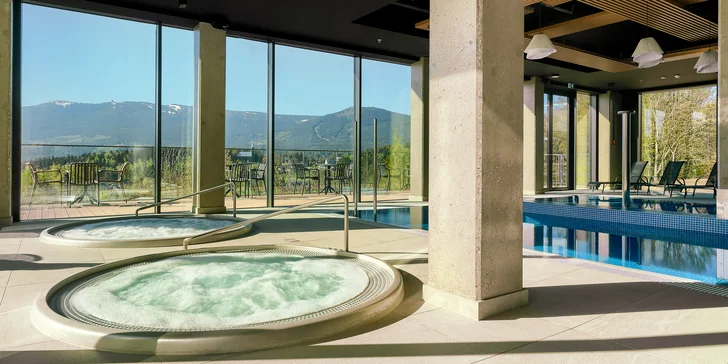 Nový moderní resort ve Sklářské Porubě: snídaně či polopenze, wellness, infinity bazén