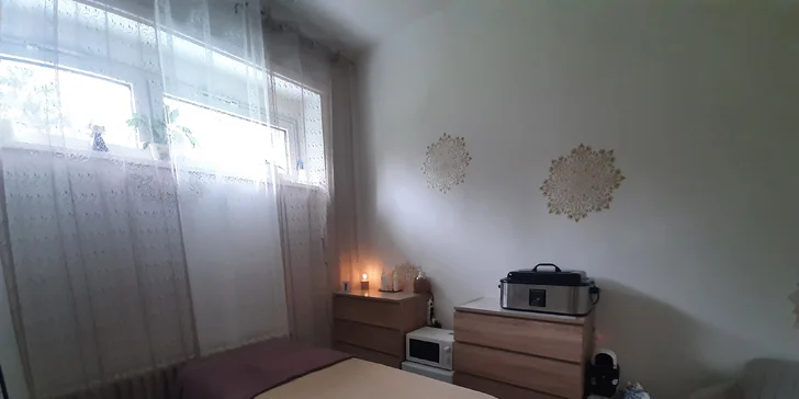 25-100 minut relaxu: masáž zad, celotělová, lymfatická, baňky i lávové kameny