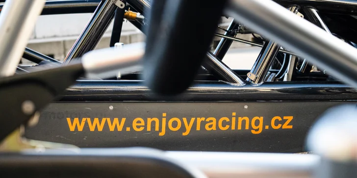 Divoká jízda po Masarykově okruhu v Brně: Ariel atom nebo Formule F4, řízení i spolujízda