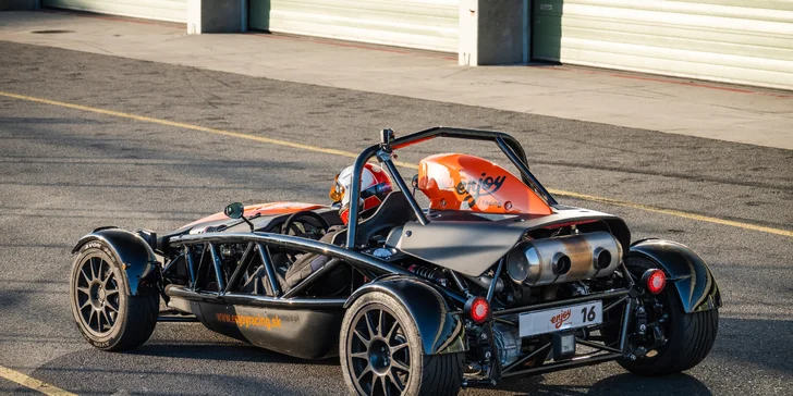 Divoká jízda po Masarykově okruhu v Brně: Ariel atom nebo Formule F4, řízení i spolujízda
