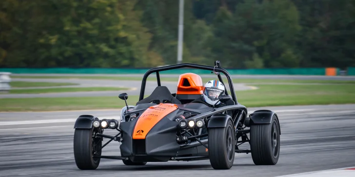 Divoká jízda po Masarykově okruhu v Brně: Ariel atom nebo Formule F4, řízení i spolujízda