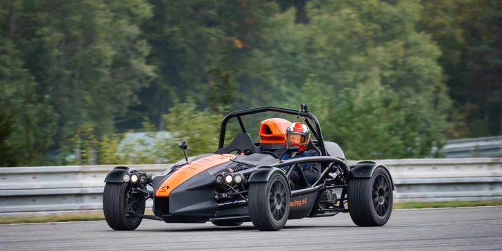Divoká jízda po Masarykově okruhu v Brně: Ariel atom nebo Formule F4, řízení i spolujízda