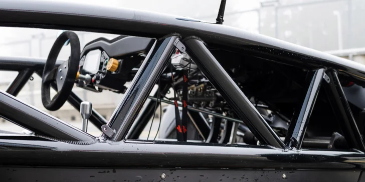 Divoká jízda po Masarykově okruhu v Brně: Ariel atom nebo Formule F4, řízení i spolujízda