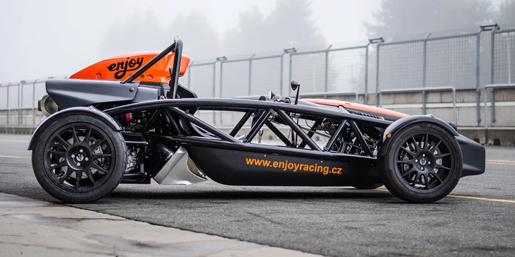 Divoká jízda po Masarykově okruhu v Brně: Ariel atom nebo Formule F4, řízení i spolujízda
