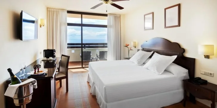 Fuerteventura vč. letenky: 4* Hotel Occidental Jandía Mar, aquapark, pláž 400 m, all inclusive