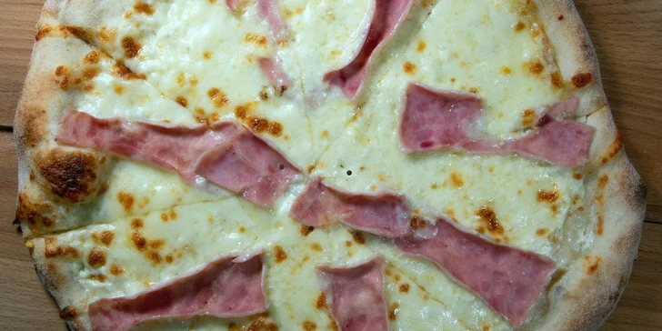 1 nebo 2 pizzy dle výběru: průměr 33 nebo 40 cm, rozvoz po Pardubicích v ceně