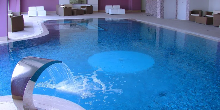 Dovolená v Itálii: hotel v Rimini s polopenzí a vnitřním bazénem