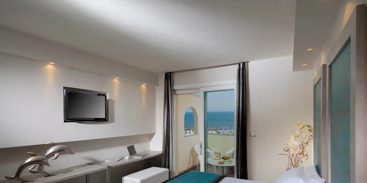 Dovolená v Itálii: hotel v Rimini s polopenzí a vnitřním bazénem
