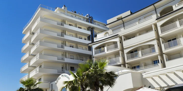 Dovolená v Itálii: hotel v Rimini s polopenzí a vnitřním bazénem