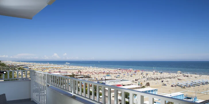 Dovolená v Itálii: hotel v Rimini s polopenzí a vnitřním bazénem