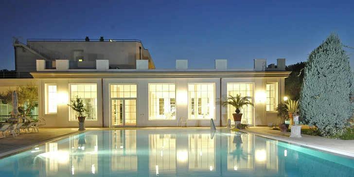 Relax v italském lázeňském městě Montegrotto Terme: 4* hotel s termálními bazény, saunou i polopenzí