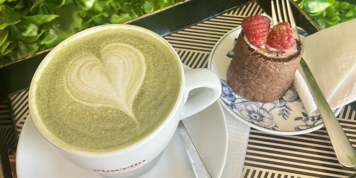Voucher v ceně 300 Kč do kavárny Veronica.fe na kávu, brunch i zákusky: všední dny v čase 8:00–14:00