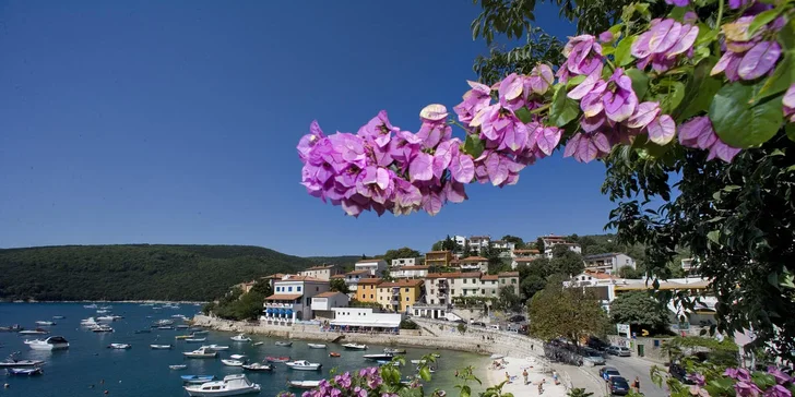 Rodinná dovolená s plnou penzí na Istrii: 3* hotel blízko pláže, dva bazény