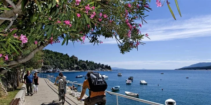 Rodinná dovolená s plnou penzí na Istrii: 3* hotel blízko pláže, dva bazény