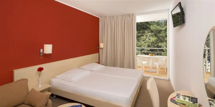 Rodinná dovolená s plnou penzí na Istrii: 3* hotel blízko pláže, dva bazény