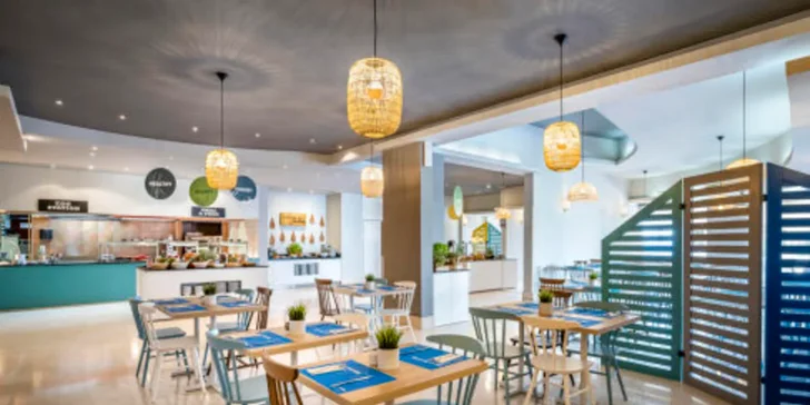 Rodinná dovolená s plnou penzí na Istrii: 3* hotel blízko pláže, dva bazény