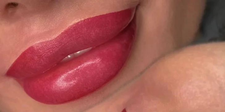 Permanentní make-up: dolní či horní linky, rty i obočí pudrovou metodou