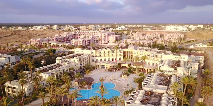 Tunisko vč. letenky: 4* hotel Eden Star v letovisku Zarzis u Djerby, all inclusive, pláž i bazény