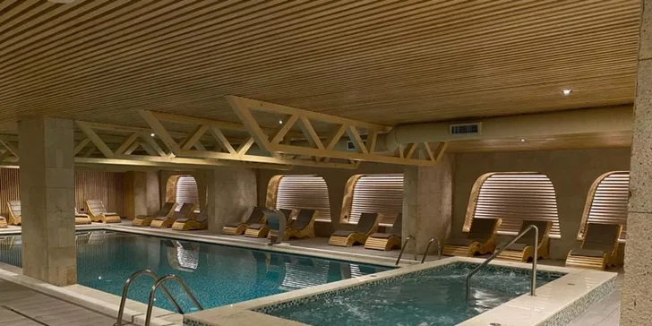 Dovolená v Albánii: Hotel Eter Palace**** přímo u písčité pláže, all inclusive, letenka i transfer
