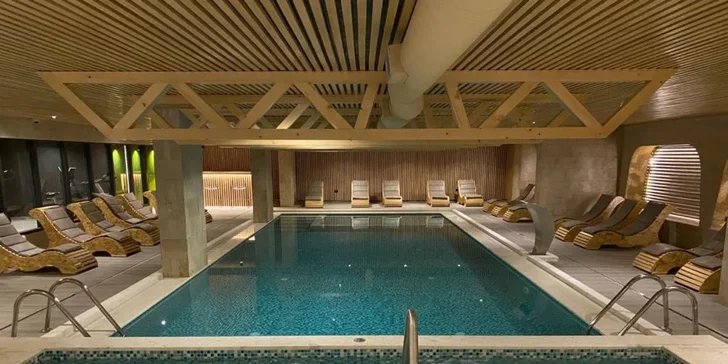 Dovolená v Albánii: Hotel Eter Palace**** přímo u písčité pláže, all inclusive, letenka i transfer