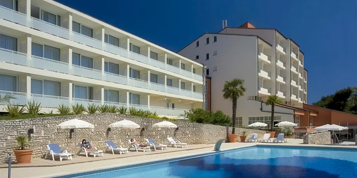 Rodinná dovolená s plnou penzí na Istrii: 3* hotel blízko pláže, dva bazény